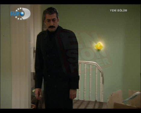 Öyle Bir Geçer Zaman ki - Mete evi yaktı - Resim 24