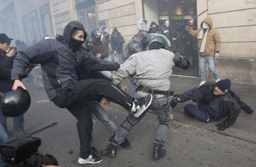 İtalya öğrenci protestosu - Resim 23
