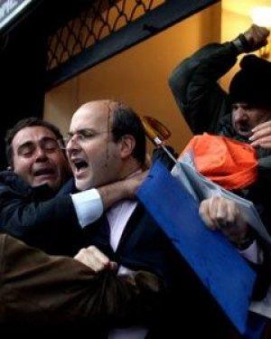 Öğrenciler Atina'yı yakıyor - Resim 19