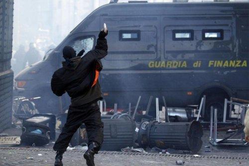 İtalya öğrenci protestosu - Resim 18