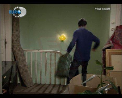 Öyle Bir Geçer Zaman ki - Mete evi yaktı - Resim 38