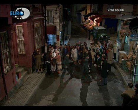 Öyle Bir Geçer Zaman ki - Mete evi yaktı - Resim 19