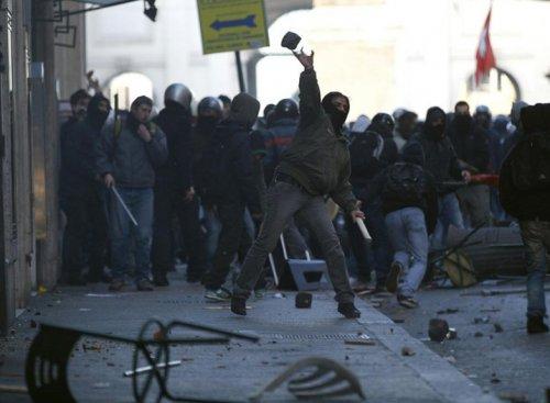 İtalya öğrenci protestosu - Resim 31