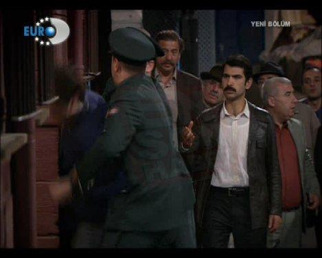 Öyle Bir Geçer Zaman ki - Mete evi yaktı - Resim 13