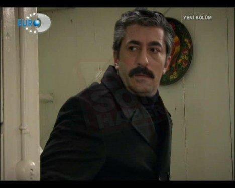 Öyle Bir Geçer Zaman ki - Mete evi yaktı - Resim 39