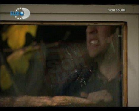 Öyle Bir Geçer Zaman ki - Mete evi yaktı - Resim 33