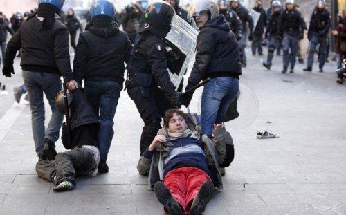 İtalya öğrenci protestosu - Resim 32
