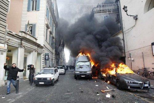 İtalya öğrenci protestosu - Resim 10