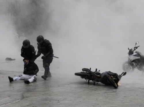 Öğrenciler Atina'yı yakıyor - Resim 7