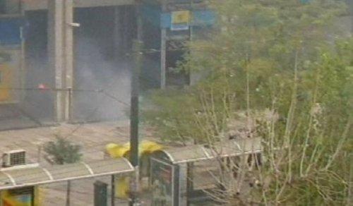 Öğrenciler Atina'yı yakıyor - Resim 17