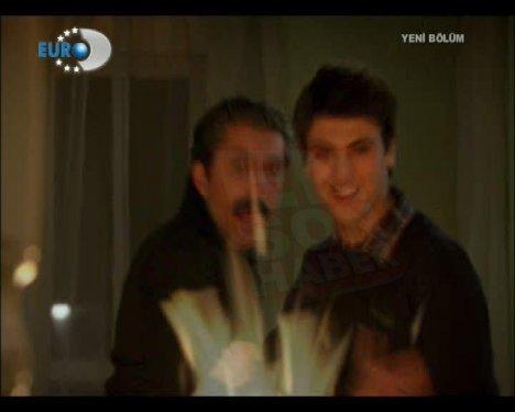 Öyle Bir Geçer Zaman ki - Mete evi yaktı - Resim 73