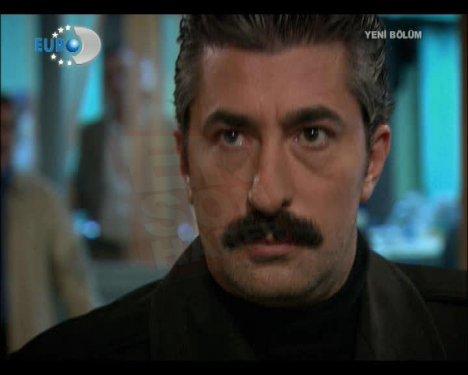 Öyle Bir Geçer Zaman ki - Mete evi yaktı - Resim 5