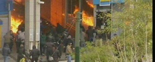 Öğrenciler Atina'yı yakıyor - Resim 14