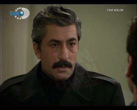 Öyle Bir Geçer Zaman ki - Mete evi yaktı - Resim 53