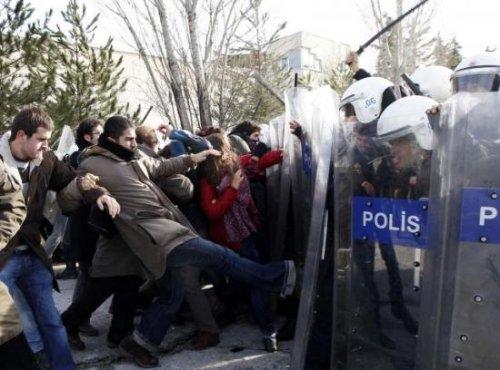 ODTÜ'de Başbakan'a protesto - Resim 23