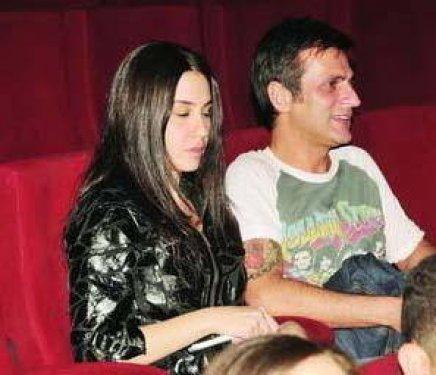 Tek kadınla yetinmediler