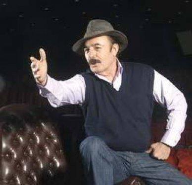 Tek kadınla yetinmediler