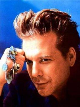 Tek kadınla yetinmediler