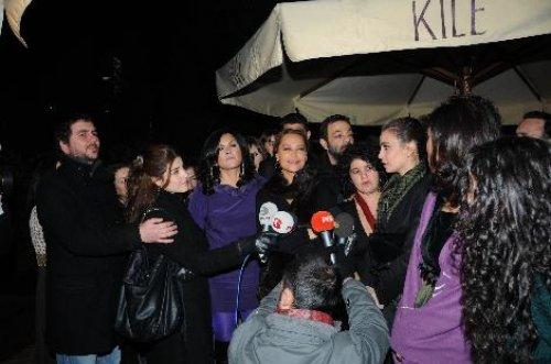 72. Koğuş ekibi kutlamada - Resim 10
