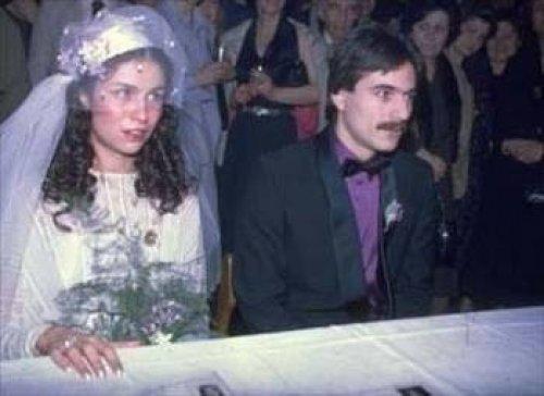 Tek kadınla yetinmediler