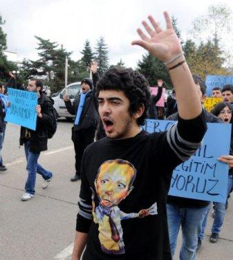 KTÜ'lü öğrencilerden protesto - Resim 6