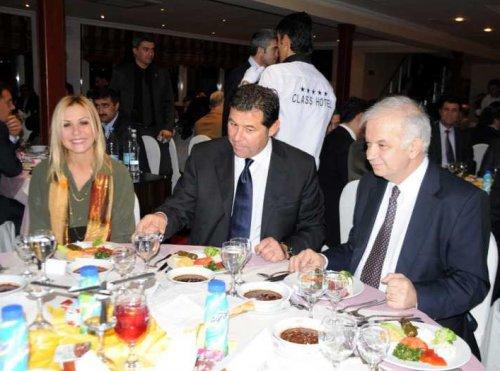 TÜSİAD Başkanı Baydemir'le halayda