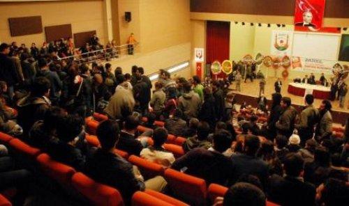 Mümtazer Türköne'ye protesto - Resim 1