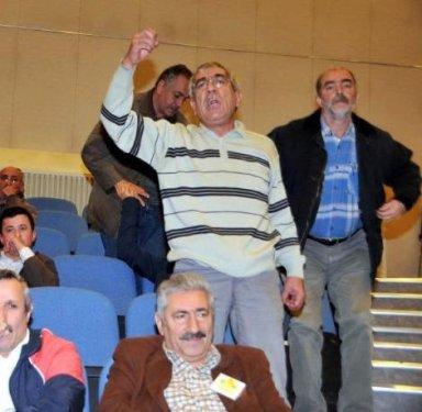 Taraf yazarına tuvalet kağıtlı protesto - Resim 1