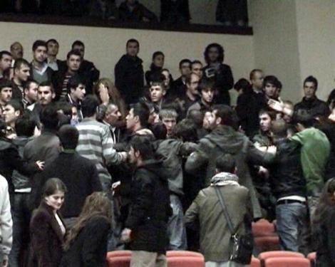 Mümtazer Türköne'ye protesto - Resim 5