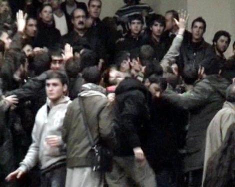 Mümtazer Türköne'ye protesto - Resim 6