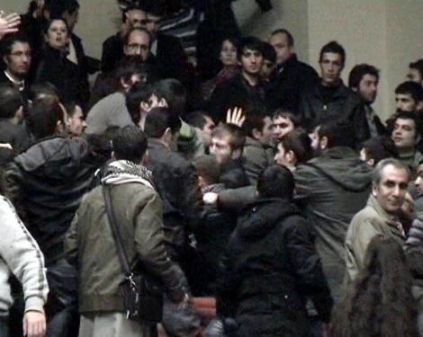 Mümtazer Türköne'ye protesto - Resim 8