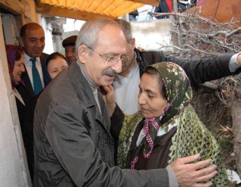 Kılıçdaroğlu gecekondu ziyaret etti - Resim 3