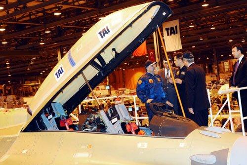 Gül F-16'nın başına geçti - Resim 1