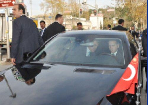Cumhurbaşkanlarını Cuma Namazı'na götürdü - Resim 6