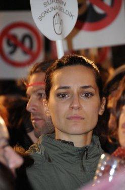 Ünlülerden yerli dizi yersiz uzun protestosu - Resim 31