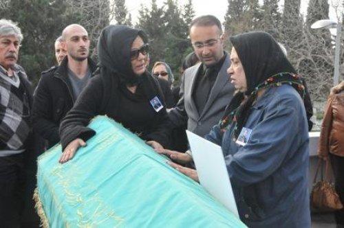 İzel babasını uğurladı - Resim 13