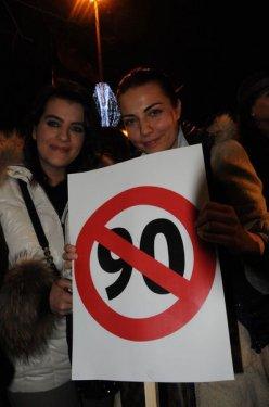 Ünlülerden yerli dizi yersiz uzun protestosu - Resim 33