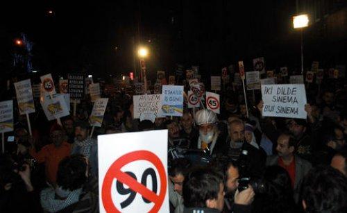 Ünlülerden yerli dizi yersiz uzun protestosu - Resim 21