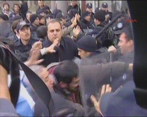 DİSK üyelerine polis müdahalesi  - Resim 7