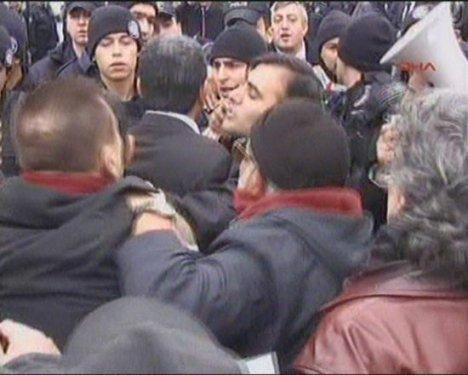 DİSK üyelerine polis müdahalesi  - Resim 3