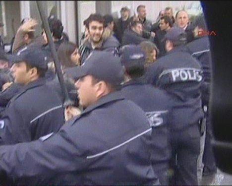 DİSK üyelerine polis müdahalesi  - Resim 5