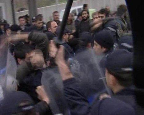 DİSK üyelerine polis müdahalesi  - Resim 17
