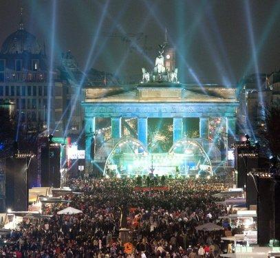 Dünyadan yeni yılı böyle karşıladı