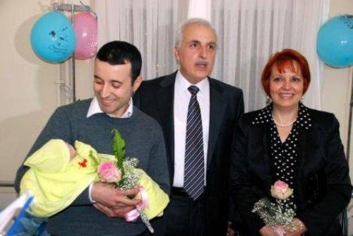 Yeni yılın ilk bebekleri - Resim 2