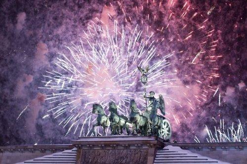 Dünyadan yeni yılı böyle karşıladı