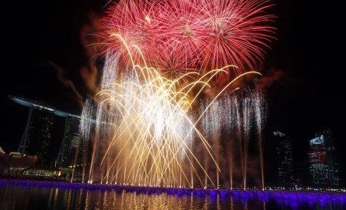 Dünyadan yeni yılı böyle karşıladı