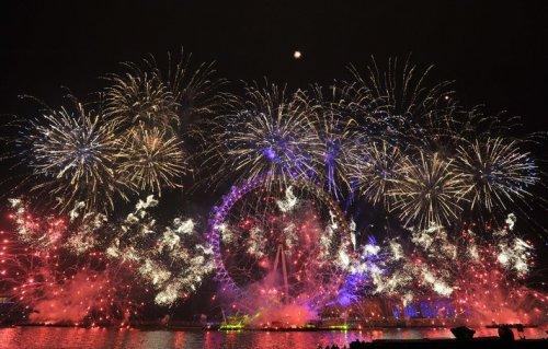 Dünyadan yeni yılı böyle karşıladı