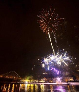 Dünyadan yeni yılı böyle karşıladı