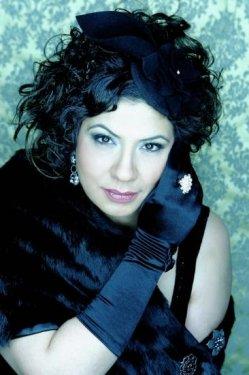 Işın Karaca - Resim 8