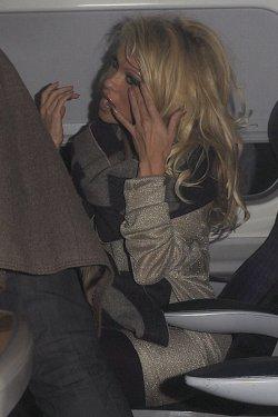 Pamela Anderson saldırıya uğradı - Resim 2